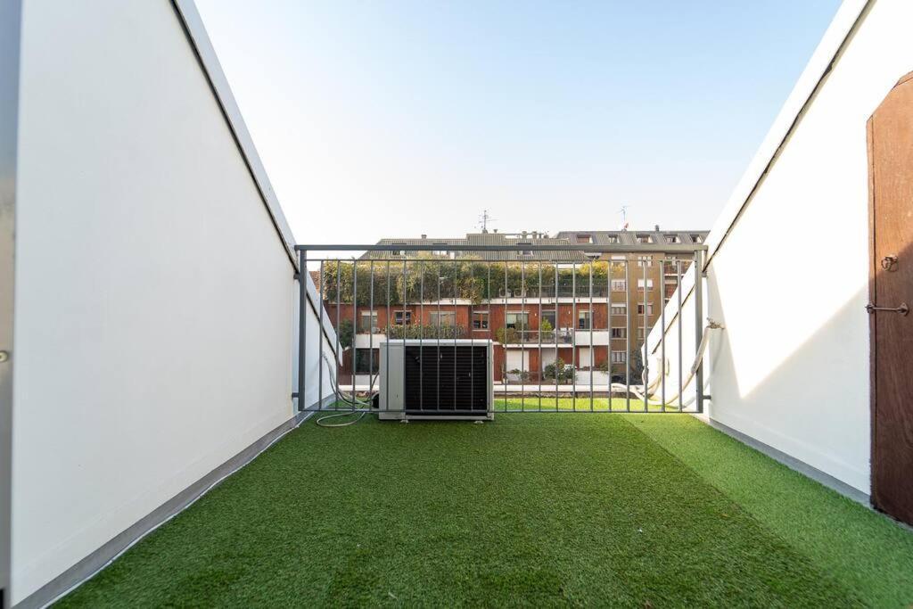 5 Giornate Apt Con Terrazzo E Garage Privato Milan Exterior photo